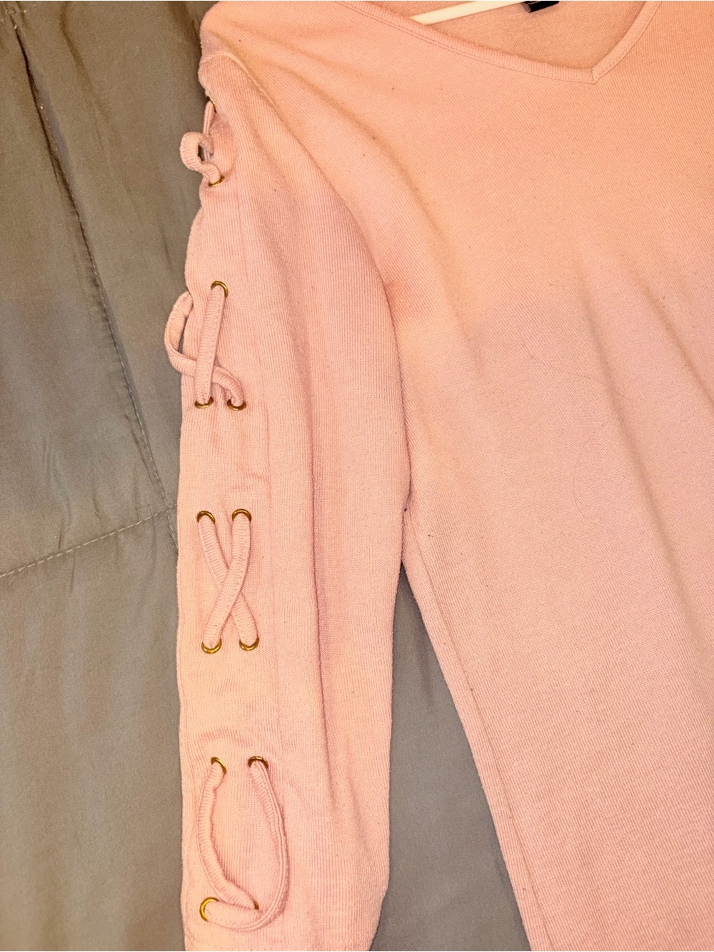 BYdesign Pink Lace-Up Sleeve Knit Top Size Medium - Picture 3 of 7